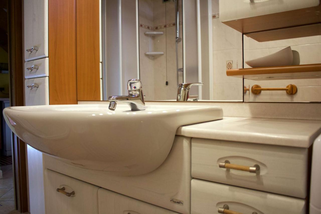 La Casa Sul Sasso In Town Serviced Accommodations Dervio Buitenkant foto
